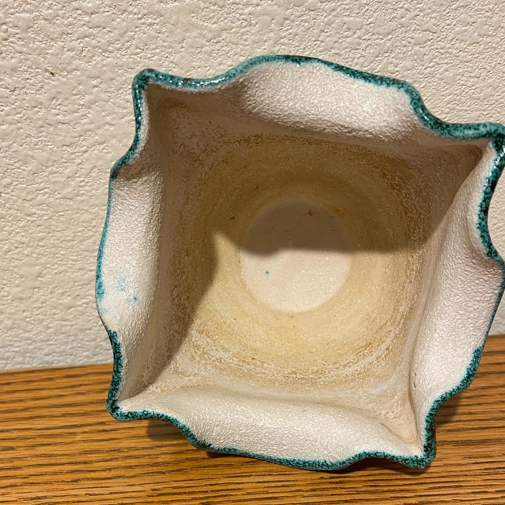E&R Italian Tuscan Style Leafy Ceramic Pottery Planter White Granulated Finish - Picture 5 of 14